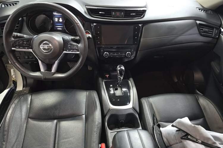 Used Nissan X-Trail 2020 2.0L XL ITS CVT 2WD SmartConnect Comfort Edition Center Console