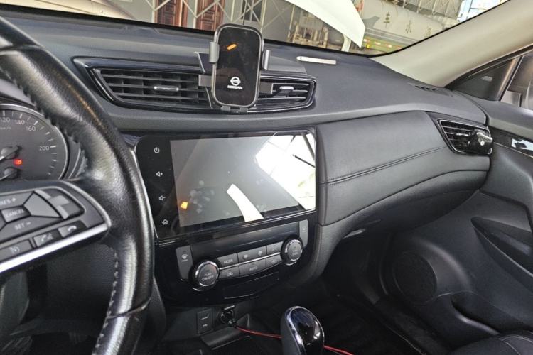 Used Nissan X-Trail 2020 2.0L XL ITS CVT 2WD SmartConnect Comfort Edition Center Console