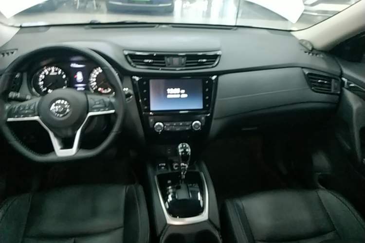 Used Nissan X-Trail 2020 2.0L XL ITS CVT 2WD SmartConnect Comfort Edition Center Console