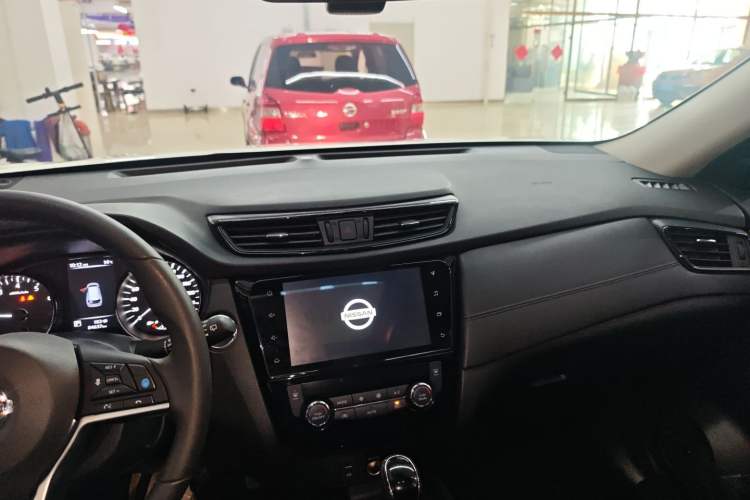 Used Nissan X-Trail 2020 2.5L XL ITS CVT 4WD Deluxe Navigation Edition Center Console