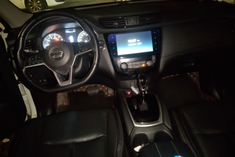 Used Nissan X-Trail 2020 2.0L XL Premium CVT 2WD SmartConnect Luxury Edition Center Console