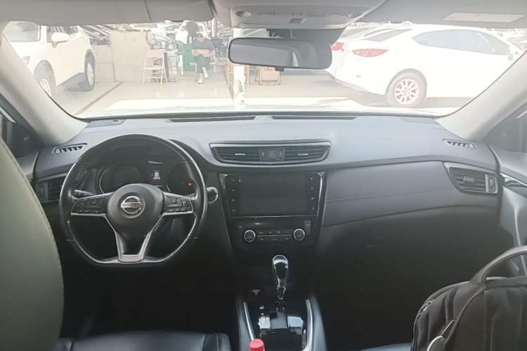 Used Nissan X-Trail 2020 2.0L XL ITS CVT 2WD SmartConnect Comfort Edition Center Console