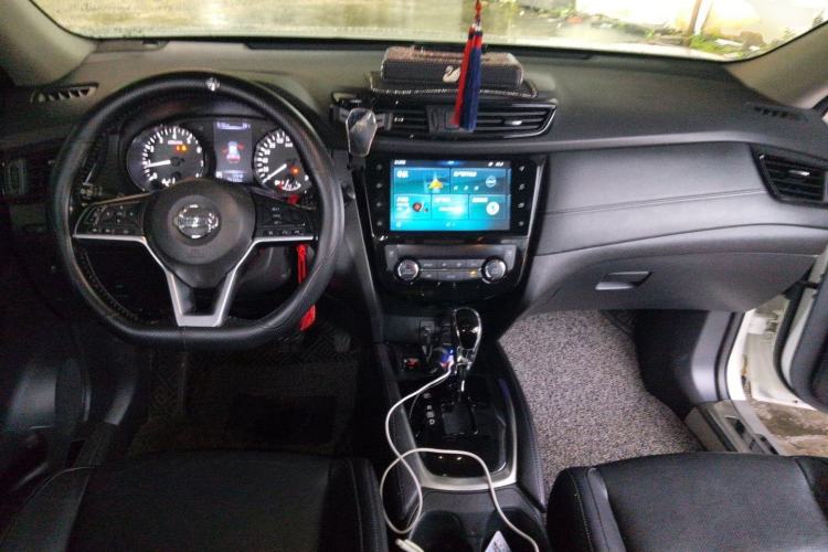 Used Nissan X-Trail 2020 2.0L XL Premium CVT 2WD SmartConnect Luxury Edition Center Console