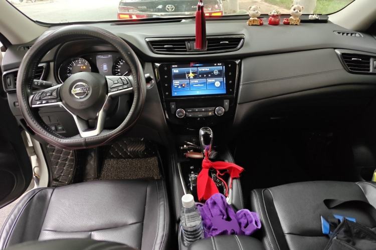 Used Nissan X-Trail 2020 2.0L XL ITS CVT 2WD SmartConnect Comfort Edition Center Console