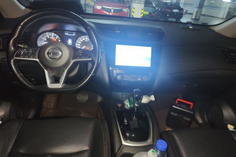 Used Nissan X-Trail 2020 2.0L XL ITS CVT 2WD SmartConnect Comfort Edition Center Console