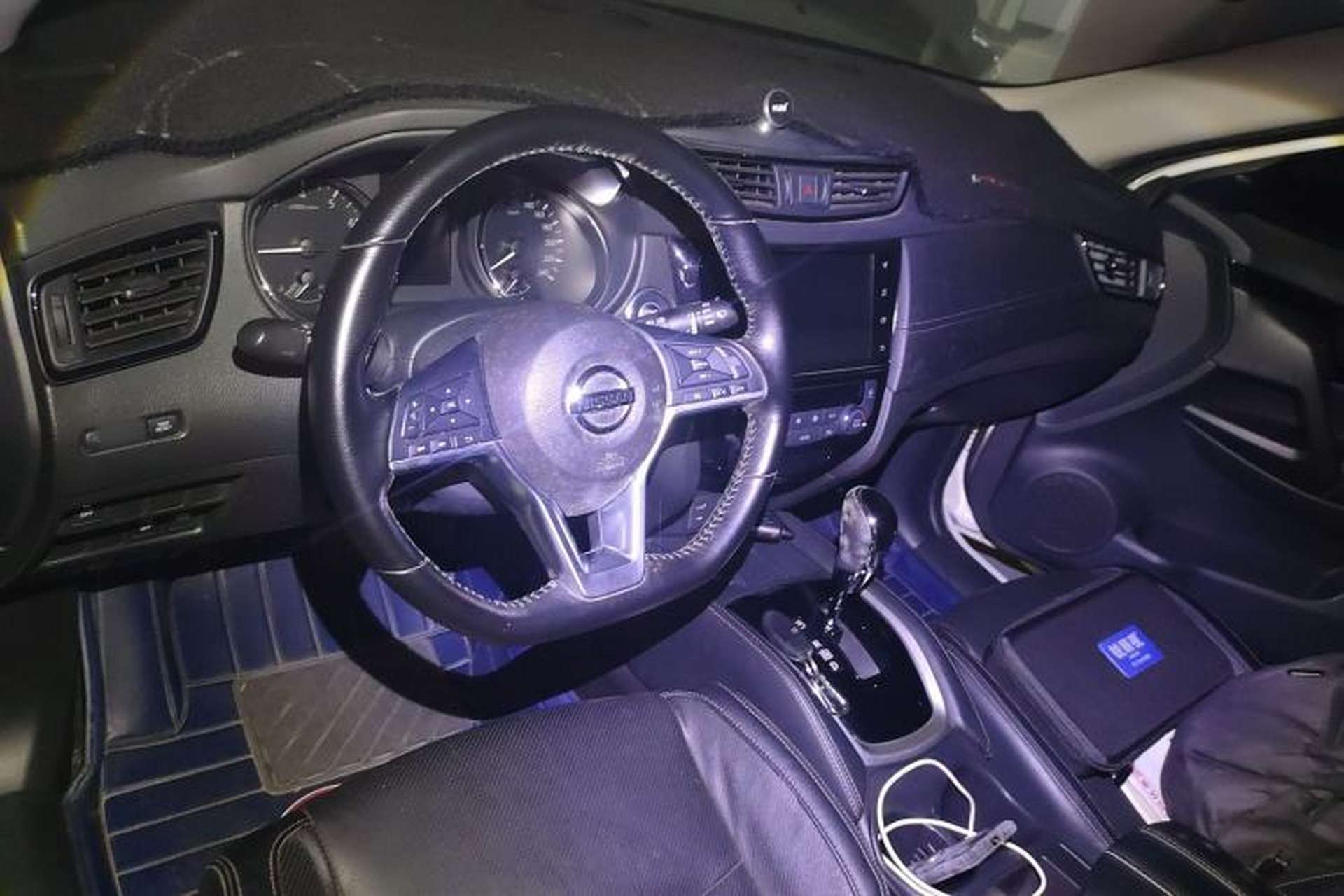 Used Nissan X-Trail 2020 2.0L XL Premium CVT 2WD SmartConnect Luxury Edition Center Console