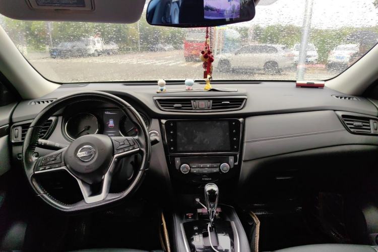 Used Nissan X-Trail 2020 2.0L XL ITS CVT 2WD SmartConnect Comfort Edition Center Console