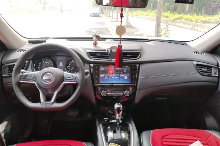Used Nissan X-Trail 2020 2.0L XL ITS CVT 2WD SmartConnect Comfort Edition Center Console