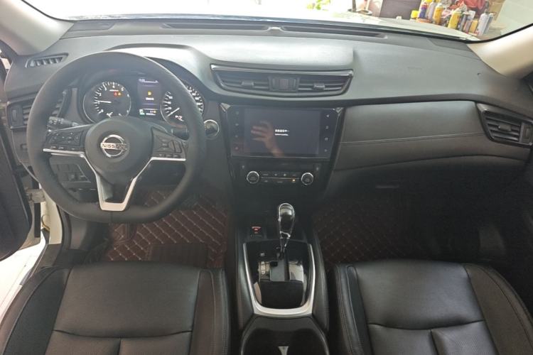 Used Nissan X-Trail 2020 2.0L XL ITS 3-Row CVT 2WD SmartConnect 7-Seater Comfort Edition Center Console