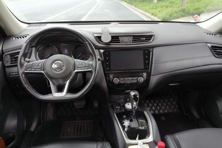 Used Nissan X-Trail 2020 2.0L XL ITS CVT 2WD SmartConnect Comfort Edition Center Console