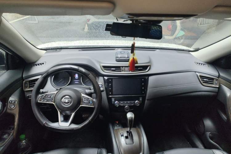 Used Nissan X-Trail 2020 2.5L XL ITS CVT 4WD Deluxe Navigation Edition Center Console