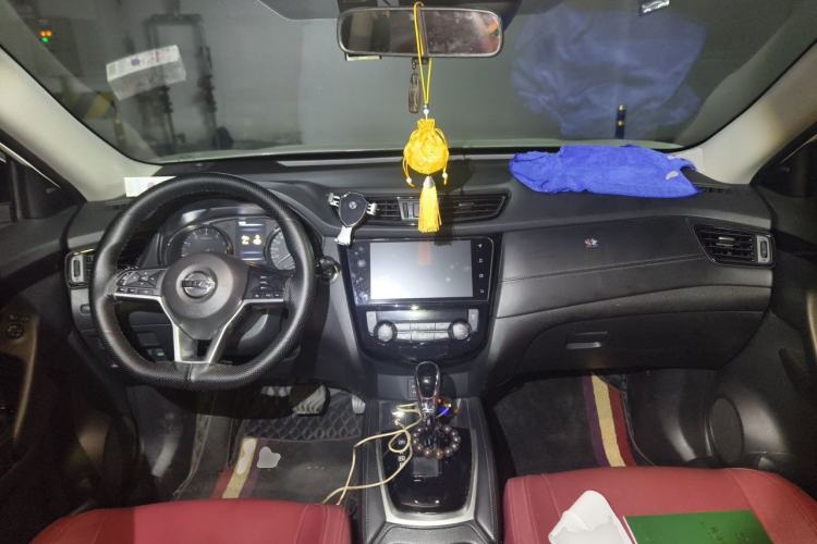 Used Nissan X-Trail 2020 2.0L XL ITS 3-Row CVT 2WD SmartConnect 7-Seater Comfort Edition Center Console
