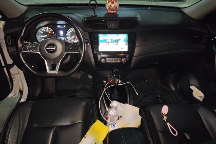 Used Nissan X-Trail 2020 2.0L XL ITS 3-Row CVT 2WD SmartConnect 7-Seater Comfort Edition Center Console