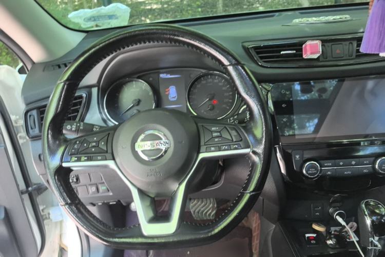 Used Nissan X-Trail 2020 2.0L XL ITS CVT 2WD SmartConnect Comfort Edition Center Console