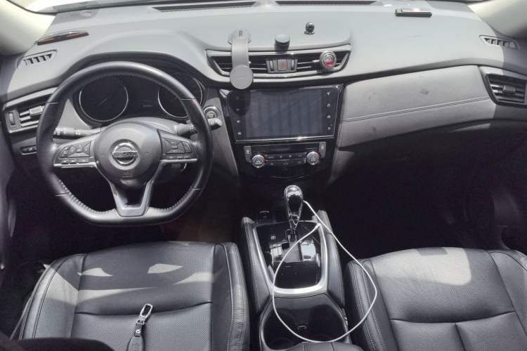 Used Nissan X-Trail 2020 2.0L XL ITS CVT 2WD SmartConnect Comfort Edition Center Console