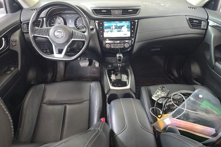 Used Nissan X-Trail 2020 2.0L XL Premium CVT 2WD SmartConnect Luxury Edition Center Console