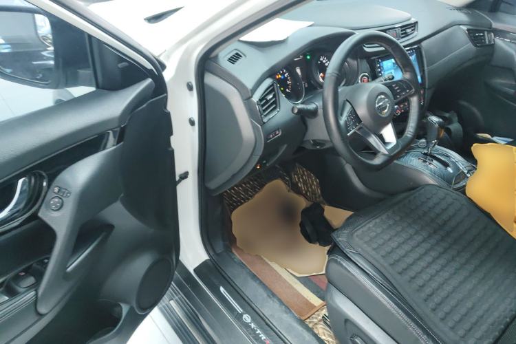 Used Nissan X-Trail 2020 2.0L XL ITS 3-Row CVT 2WD SmartConnect 7-Seater Comfort Edition Driver Seat