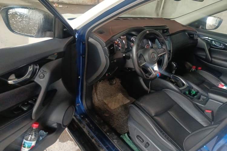 Used Nissan X-Trail 2020 2.0L XL ITS 3-Row CVT 2WD SmartConnect 7-Seater Comfort Edition Driver Seat