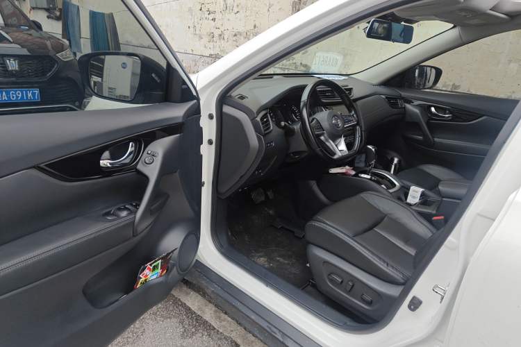 Used Nissan X-Trail 2020 2.0L XL Premium CVT 2WD SmartConnect Luxury Edition Driver Seat