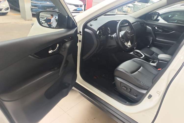 Used Nissan X-Trail 2020 2.0L XL ITS 3-Row CVT 2WD SmartConnect 7-Seater Comfort Edition Driver Seat
