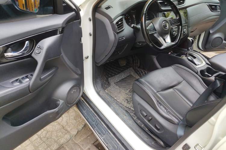 Used Nissan X-Trail 2020 2.0L XL Premium CVT 2WD SmartConnect Luxury Edition Driver Seat