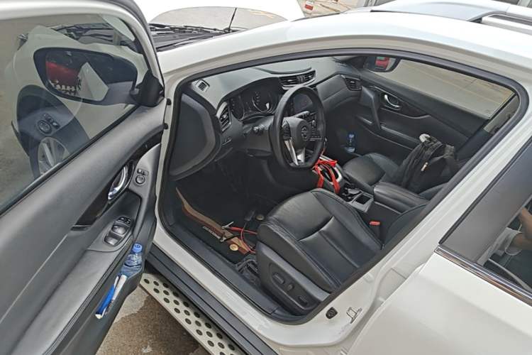 Used Nissan X-Trail 2020 2.0L XL Premium CVT 2WD SmartConnect Luxury Edition Driver Seat