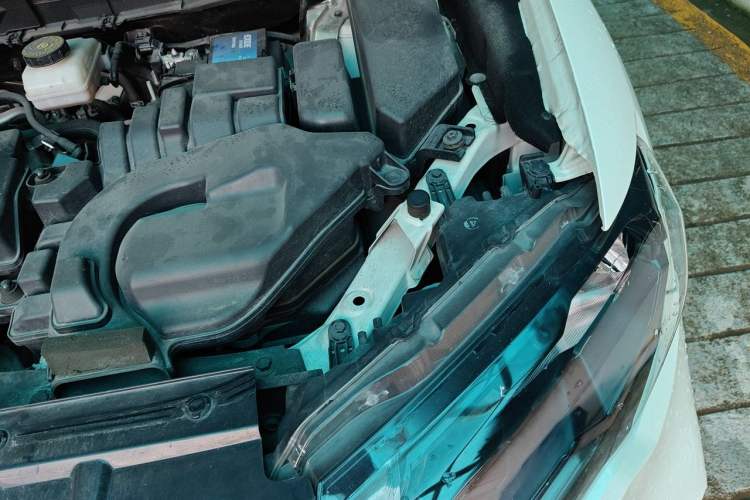 Used Nissan X-Trail 2020 2.0L XL ITS CVT 2WD SmartConnect Comfort Edition Engine Bay Left