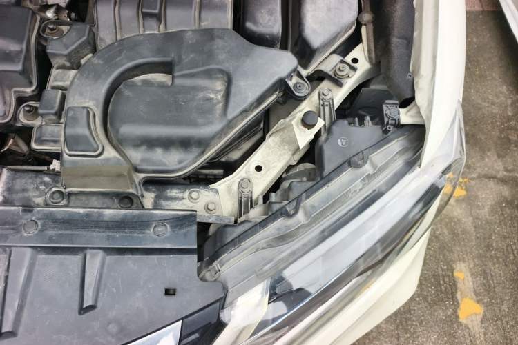 Used Nissan X-Trail 2020 2.0L XL ITS 3-Row CVT 2WD SmartConnect 7-Seater Comfort Edition Engine Bay Left