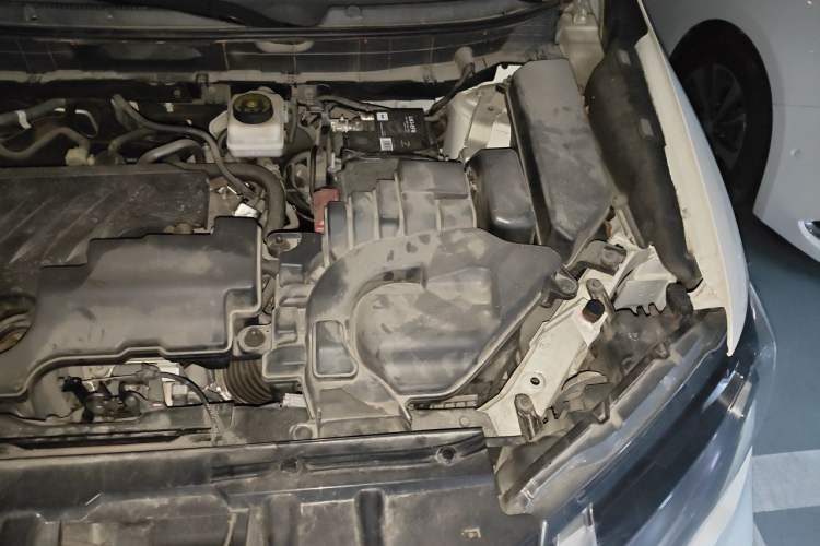 Used Nissan X-Trail 2020 2.0L XL ITS CVT 2WD SmartConnect Comfort Edition Engine Bay Left