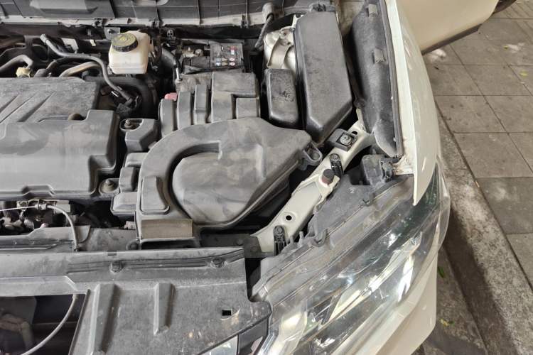 Used Nissan X-Trail 2020 2.0L XL Premium CVT 2WD SmartConnect Luxury Edition Engine Bay Left
