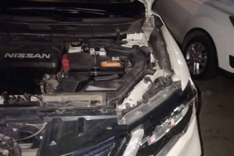 Used Nissan X-Trail 2020 2.5L XL ITS CVT 4WD Deluxe Navigation Edition Engine Bay Left