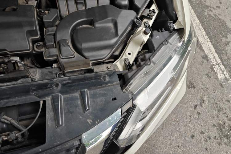 Used Nissan X-Trail 2020 2.0L XL ITS CVT 2WD SmartConnect Comfort Edition Engine Bay Left