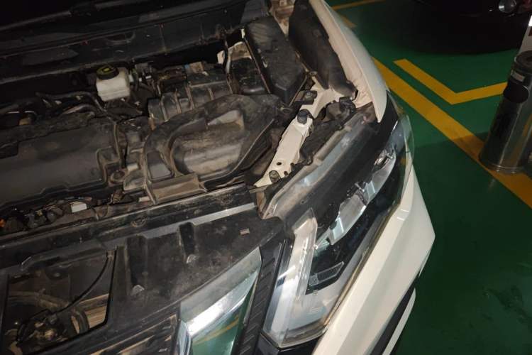 Used Nissan X-Trail 2020 2.0L XL Premium CVT 2WD SmartConnect Luxury Edition Engine Bay Left