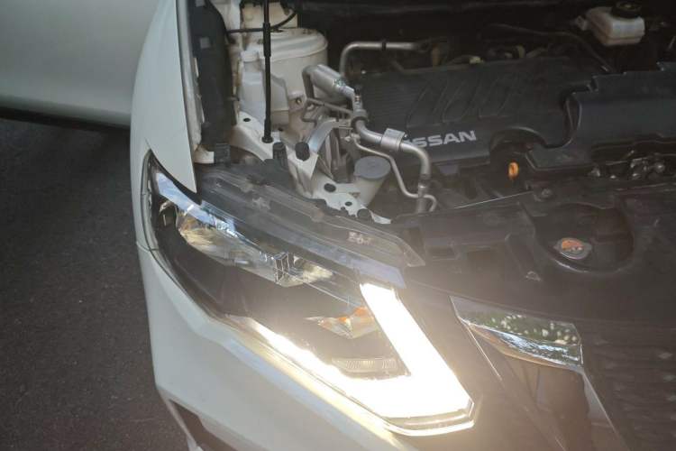 Used Nissan X-Trail 2020 2.0L XL ITS CVT 2WD SmartConnect Comfort Edition Engine Bay Right