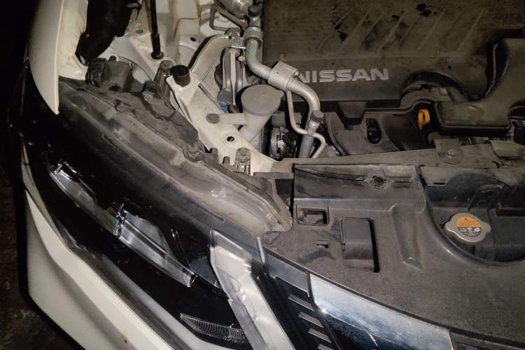 Used Nissan X-Trail 2020 2.0L XL Premium CVT 2WD SmartConnect Luxury Edition Engine Bay Right