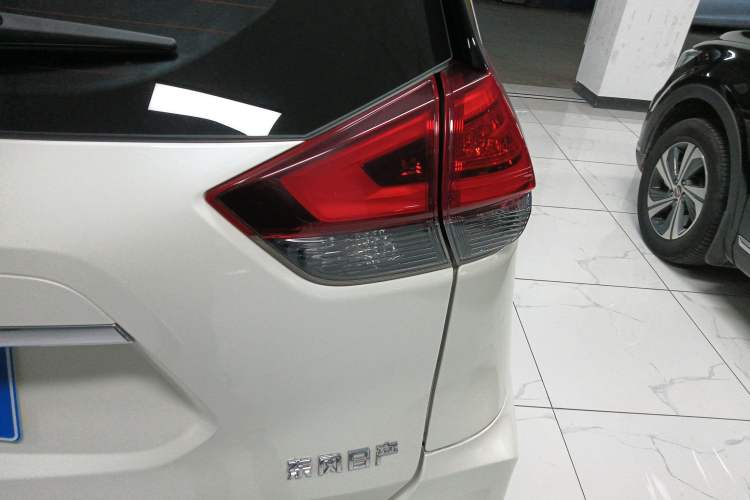 Used Nissan X-Trail 2020 2.0L XL ITS CVT 2WD SmartConnect Comfort Edition Exterior 1
