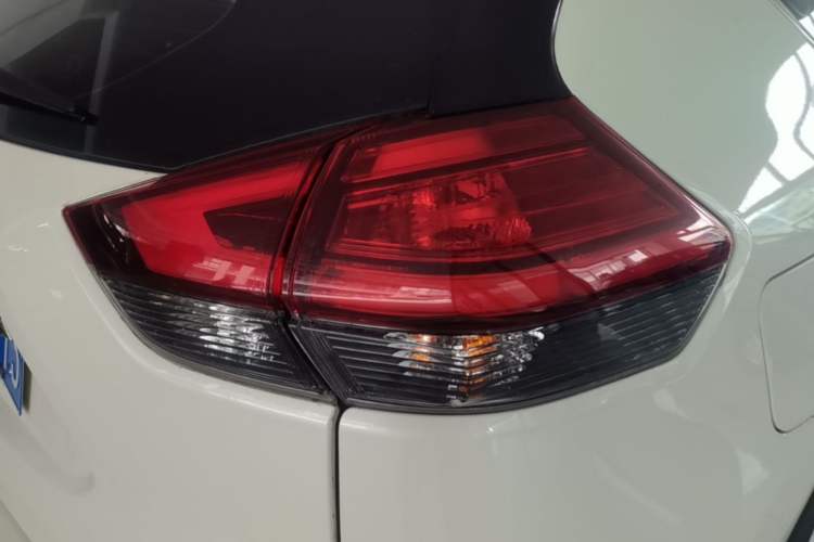 Used Nissan X-Trail 2020 2.0L XL ITS CVT 2WD SmartConnect Comfort Edition Exterior 3