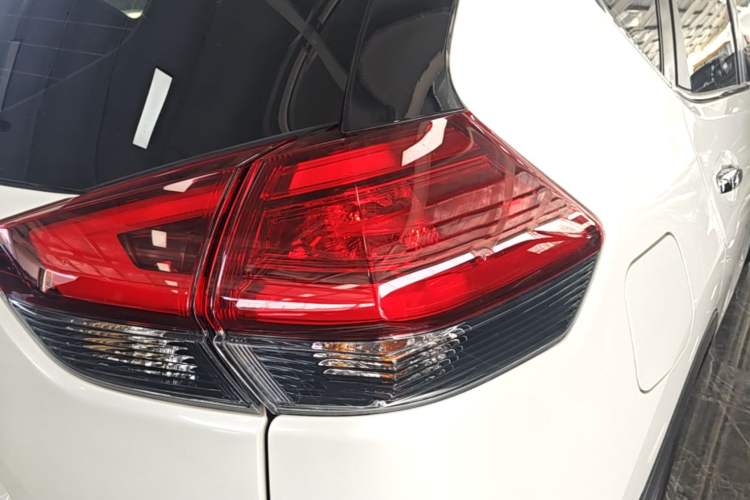 Used Nissan X-Trail 2020 2.0L XL ITS CVT 2WD SmartConnect Comfort Edition Exterior 3