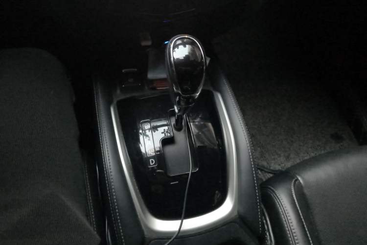 Used Nissan X-Trail 2020 2.0L XL ITS 3-Row CVT 2WD SmartConnect 7-Seater Comfort Edition Gear Lever