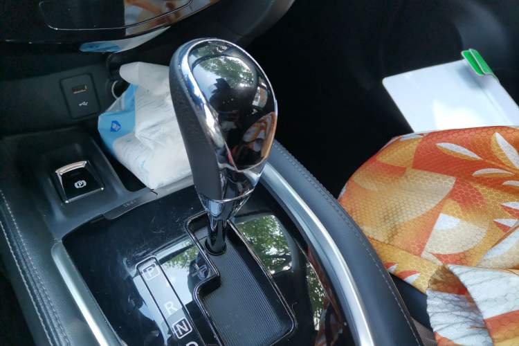Used Nissan X-Trail 2020 2.0L XL ITS CVT 2WD SmartConnect Comfort Edition Gear Lever