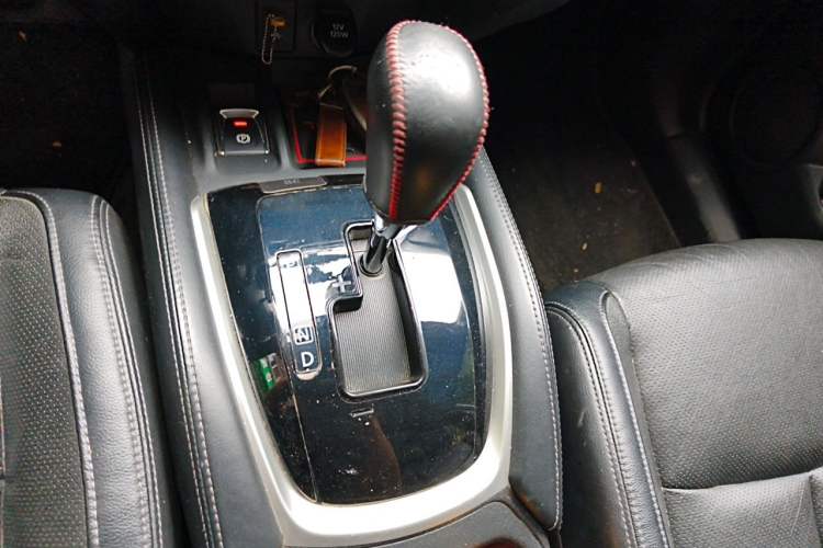 Used Nissan X-Trail 2020 2.0L XL ITS 3-Row CVT 2WD SmartConnect 7-Seater Comfort Edition Gear Lever