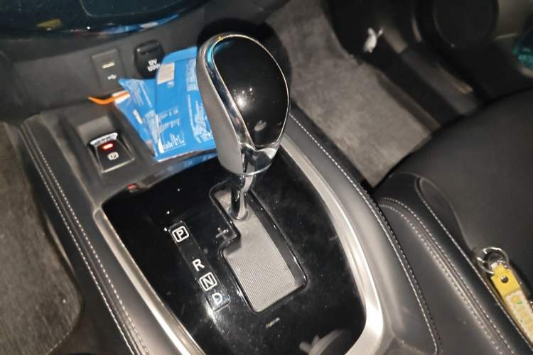 Used Nissan X-Trail 2020 2.0L XL ITS CVT 2WD SmartConnect Comfort Edition Gear Lever