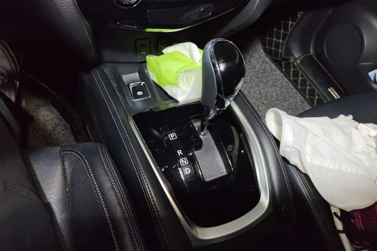 Used Nissan X-Trail 2020 2.0L XL ITS CVT 2WD SmartConnect Comfort Edition Gear Lever