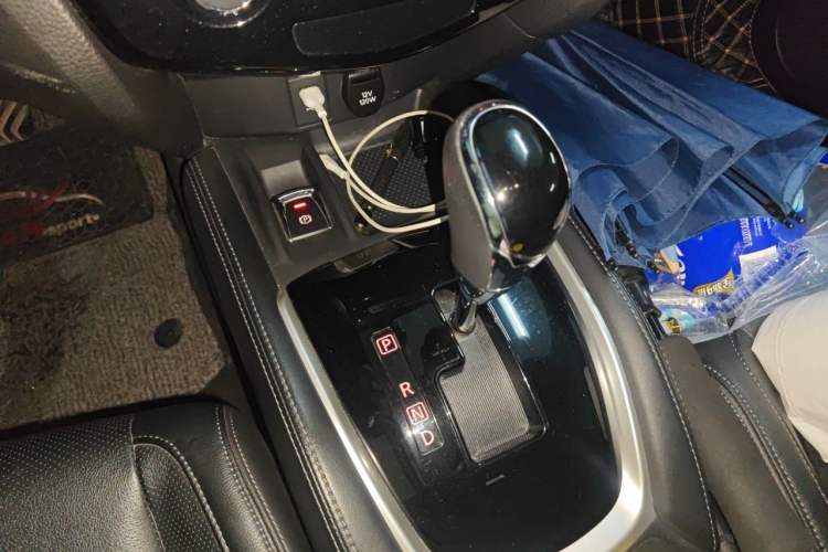 Used Nissan X-Trail 2020 2.0L XL Premium CVT 2WD SmartConnect Luxury Edition Gear Lever