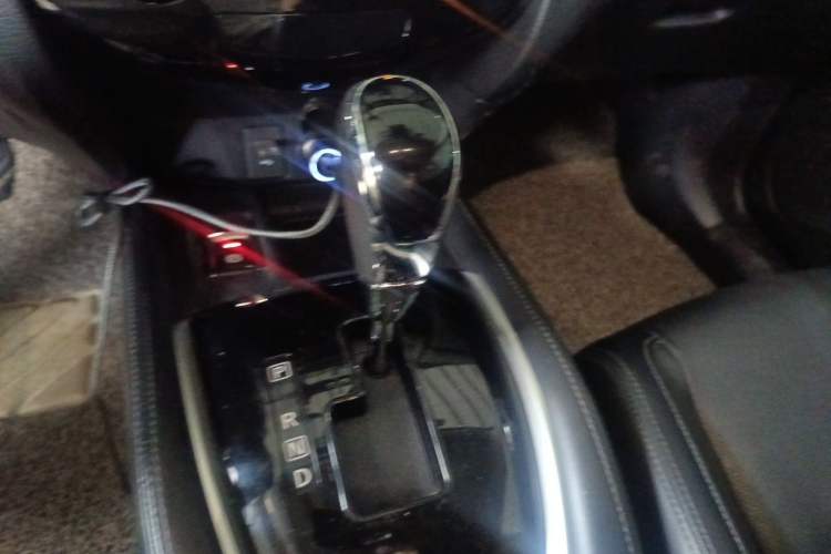 Used Nissan X-Trail 2020 2.0L XL ITS 3-Row CVT 2WD SmartConnect 7-Seater Comfort Edition Gear Lever