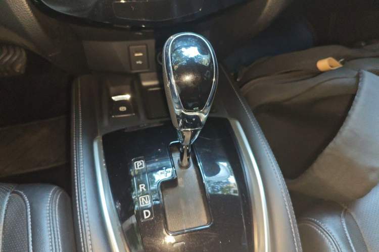 Used Nissan X-Trail 2020 2.0L XL ITS CVT 2WD SmartConnect Comfort Edition Gear Lever