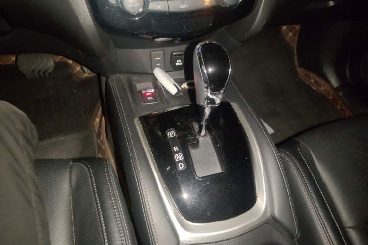 Used Nissan X-Trail 2020 2.0L XL Premium CVT 2WD SmartConnect Luxury Edition Gear Lever
