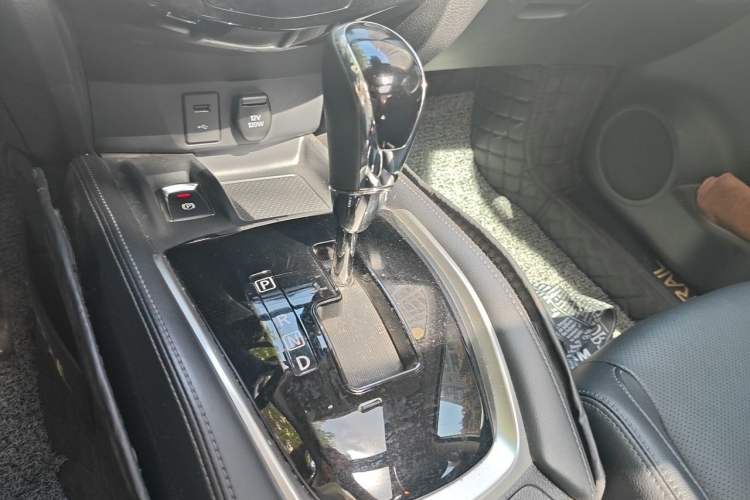 Used Nissan X-Trail 2020 2.0L XL Premium CVT 2WD SmartConnect Luxury Edition Gear Lever