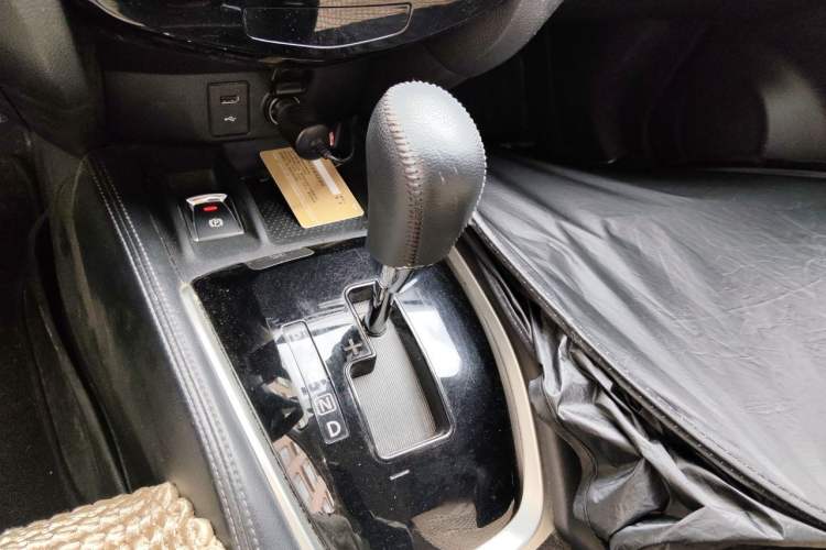 Used Nissan X-Trail 2020 2.0L XL ITS CVT 2WD SmartConnect Comfort Edition Gear Lever