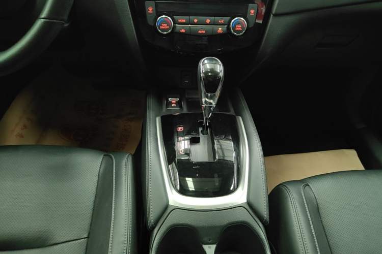 Used Nissan X-Trail 2020 2.0L XL Premium CVT 2WD SmartConnect Luxury Edition Gear Lever